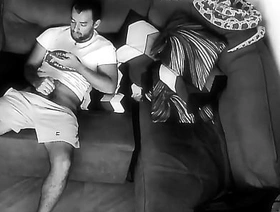 TRABALHADOR SENDO FLAGRADO BATENDO PUNHETA NA HORA DO SERVIÇO. chinese gay porn delivery