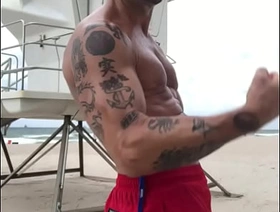 FORT LAUDERDALE BEACH FLEXING chinese black gay porn