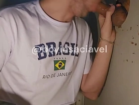 Levando leitada de desconhecidos no glory hole gay porn china handsome