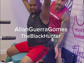 Fui dar aula de preparo físico para artes marciais (luta) para meu aluno safado e acabou na sauna freeze gay porn japan