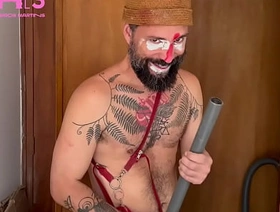 Palhaço gostoso tatuado com objetos hot gay list porn