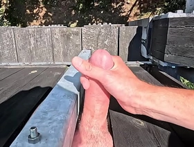 velký a tvrdý penis má plné koule už stříká množství sperma z rozhledny všechnu svoji mrdku do poslední kapky pouštím dolů hot gay muscle teen porn