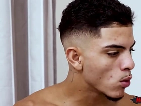 Dei para os novinhos cariocas! chinese friend gay porn