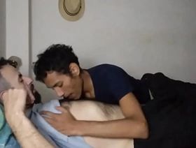 Chupando verga en la cama seductive korean porn gay