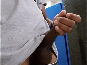 CHEIO DE TESÃO NO BANHEIRO PUBLICO. korean come up to b become gay porn