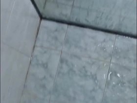 PUNHETÃO NO BANHO hot men universe gay porn