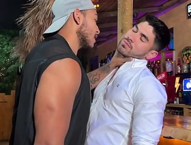 Juicy alpha Bartender [Free 3 first mn] bdsm chinese gay porn