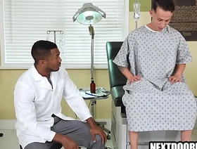 Negroid doctor limiting up patients asshole unconcerned porn twink korean