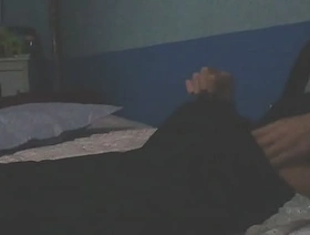 Novinho de 15 cm bate punheta á noite korean middle gay porn