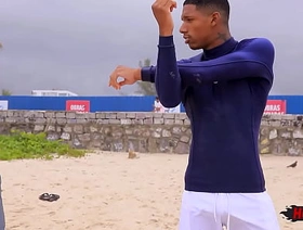 Surfando na piroca do dotado! hot output gay porn