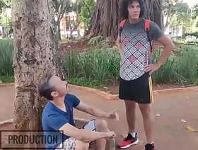 O estrangeiro estava procurando uma casa de putaria, mas acabou indo sentar na rola do Big Marcos korean gay porn vid