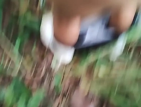 Comendo o carinha no mato no arpoador! hot gay porn public