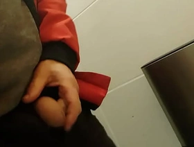 Писаю в туалете торговова центра gay japan porn sites