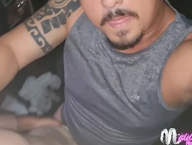 Corno levou seu companheiro de trabalho para o maridão encher de porra well-pleased porn korean.