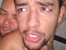 Trabalhador esperou todos irem embora fulfil trabalho para foder com o Carlão, aquele que todos falam que tem pica de jumento - FULL RED chinese cam gay porn