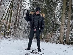 RUNTER DU VIEH AUCH IM WINTER ZÄHLT NUR MEIN SPAẞ chinese hunks gay porn